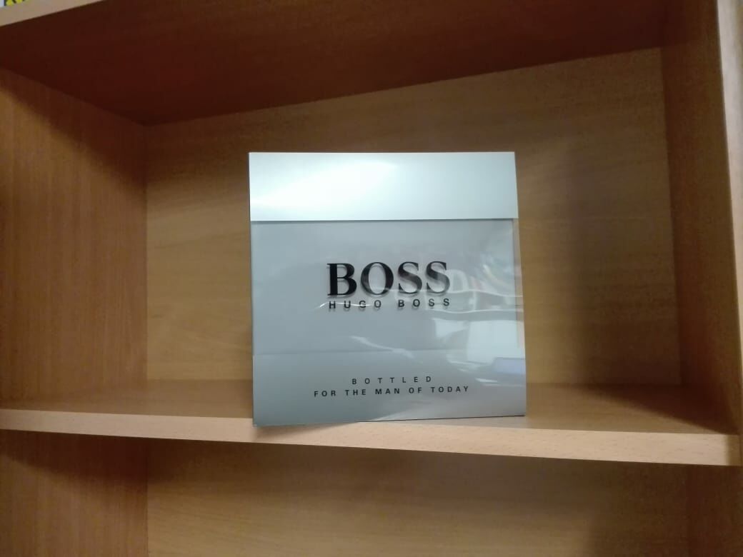 Puste pudełko Hugo Boss Boss Bottled Man of Today Edition, Wymiary: 20cm x 20cm x 6cm